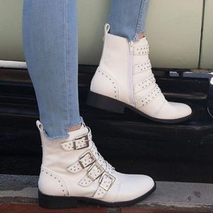 NWT- Qupid - Buckle Chunky White Boot